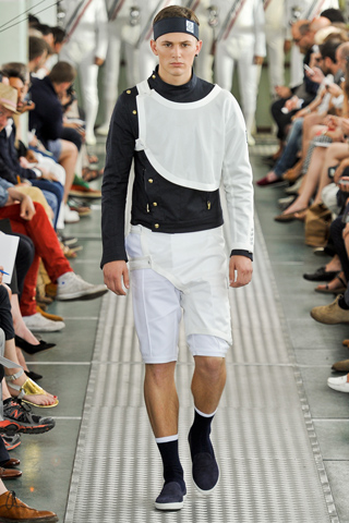 Moncler Gamme Bleu / - 2012